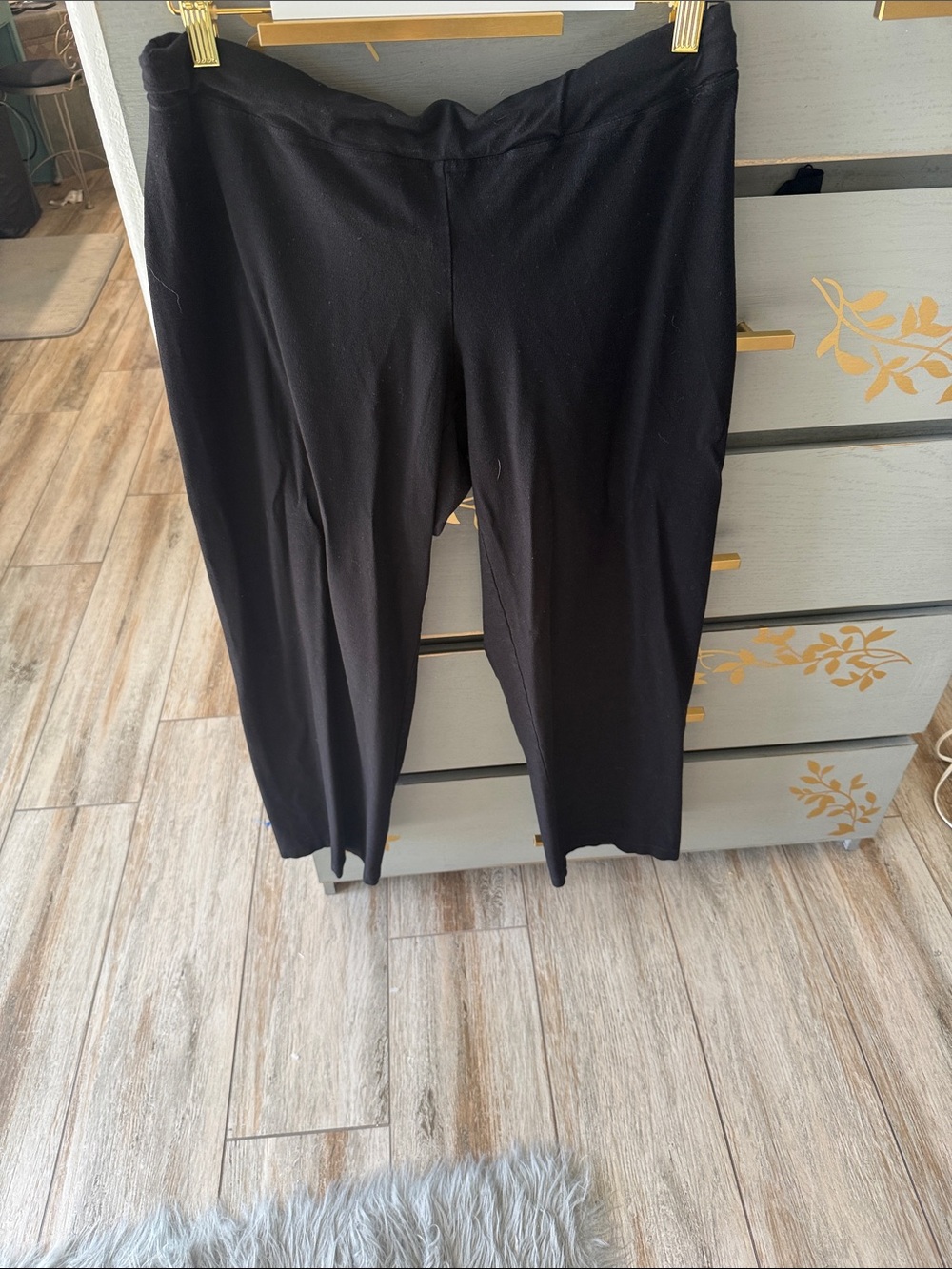Eileen Fisher Black Capri Pants with Straight Leg